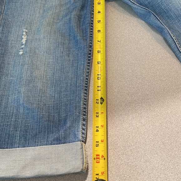 Seven7 - Distressed denim capris. Size 29 - Picture 7 of 12